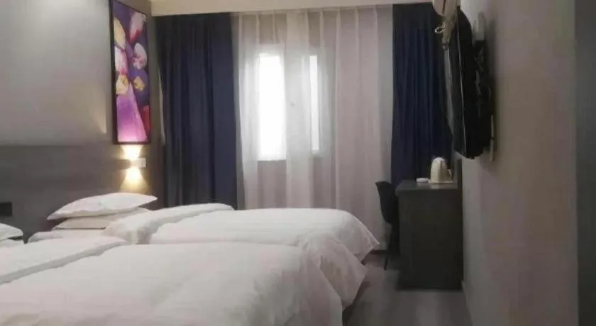 Bed in 7 Days Inn Tianjin Railway Station