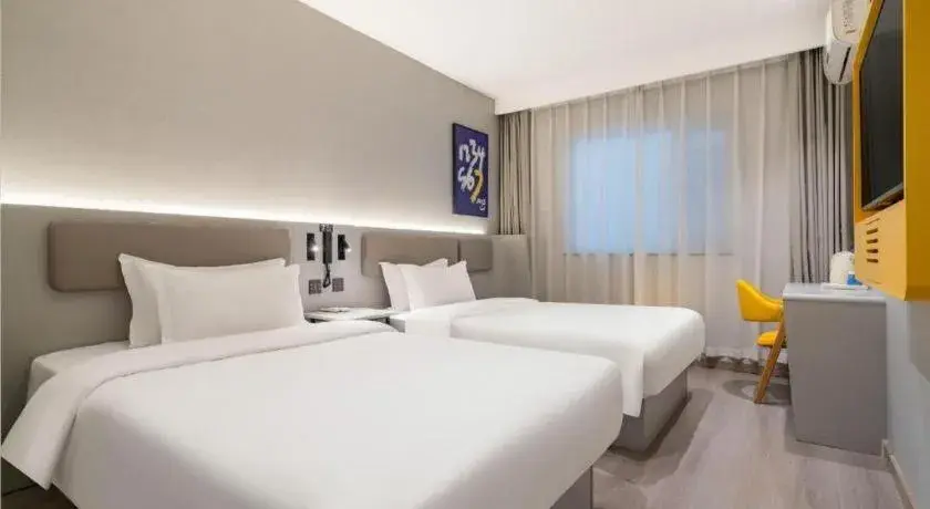 Bed in 7 Days Inn Tianjin Railway Station Bed in 7 Days Inn Tianjin Railway Station