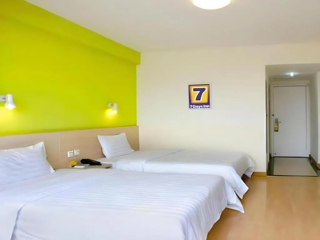Bed in 7 Days Premium Zhangye West Toursim Bus Station