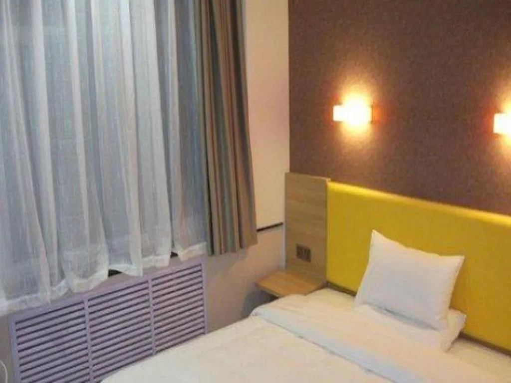 Bed in 7 Days Premium Zhangye West Toursim Bus Station