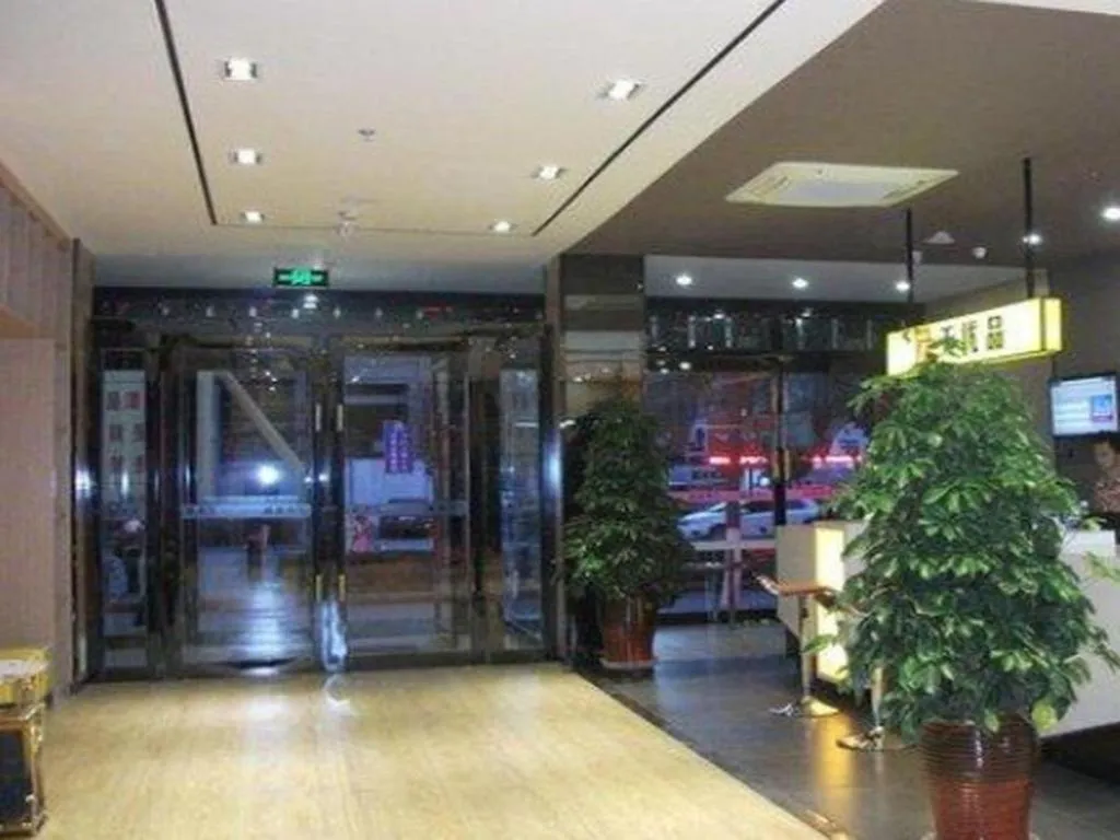 7 Days Premium Zhangye West Toursim Bus Station