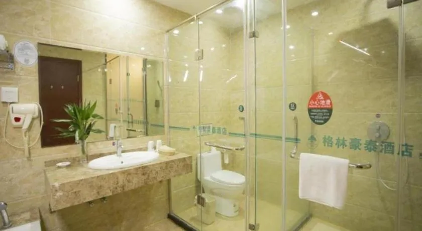 GreenTree Inn Anhui Fuyang Funan East Huaihe Road Express Hotel