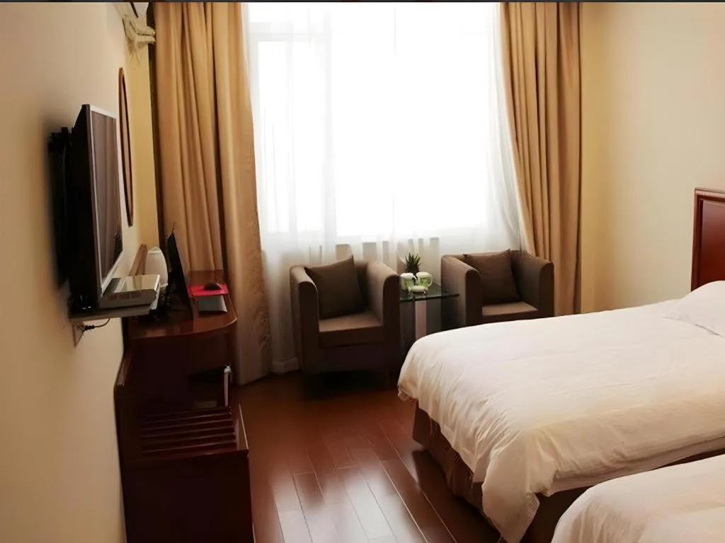 Bed in GreenTree Inn Anhui Fuyang Funan East Huaihe Road Express Hotel