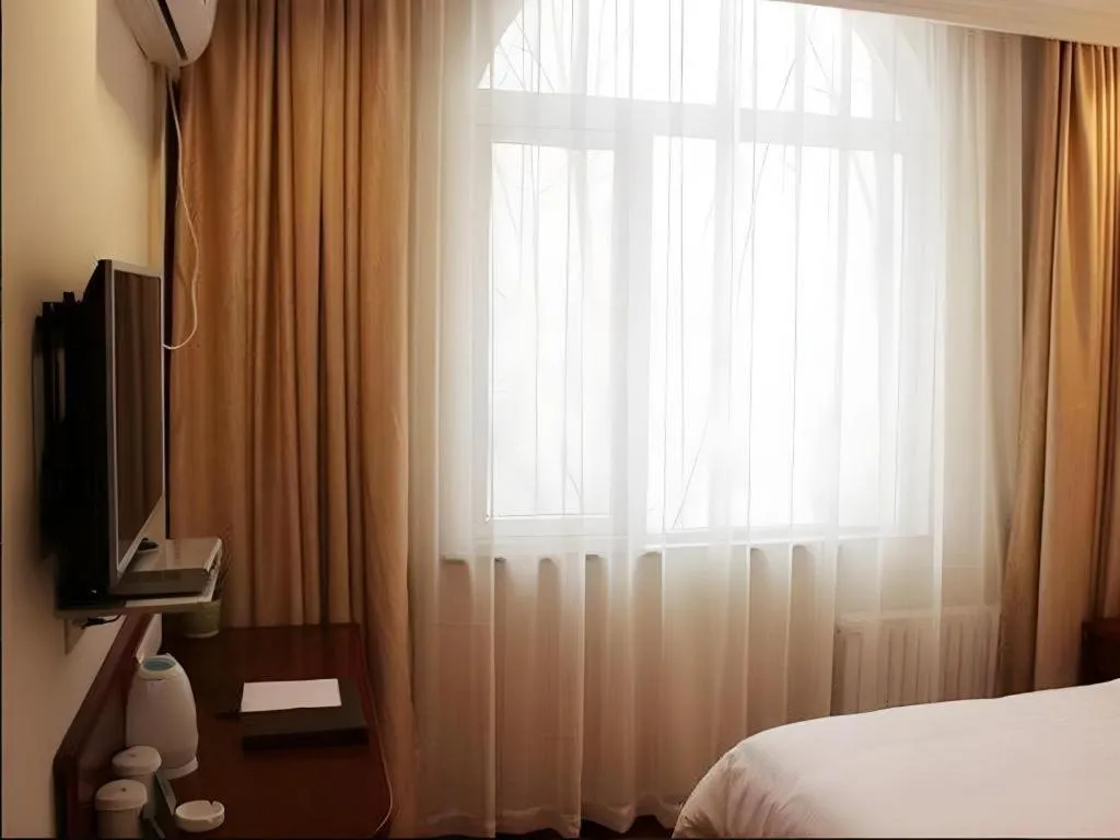 Bed in GreenTree Inn Anhui Fuyang Funan East Huaihe Road Express Hotel