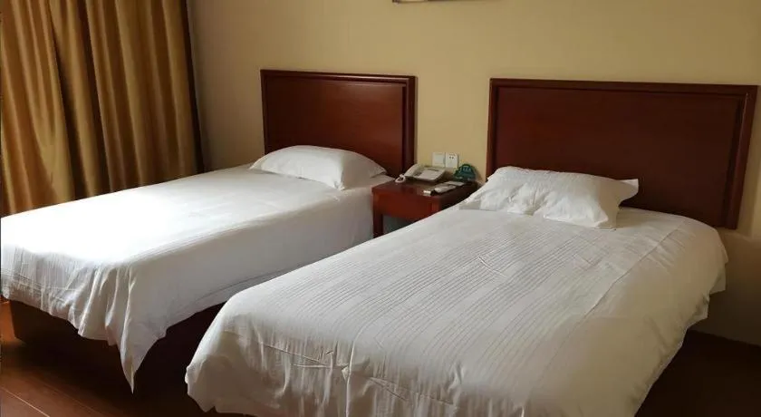 Bed in GreenTree Inn Anhui Fuyang Funan East Huaihe Road Express Hotel