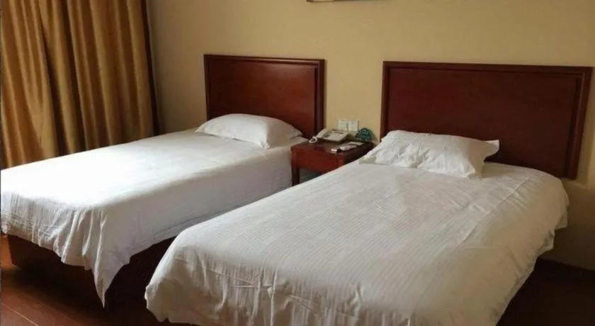 Bed in GreenTree Inn Anhui Fuyang Funan East Huaihe Road Express Hotel