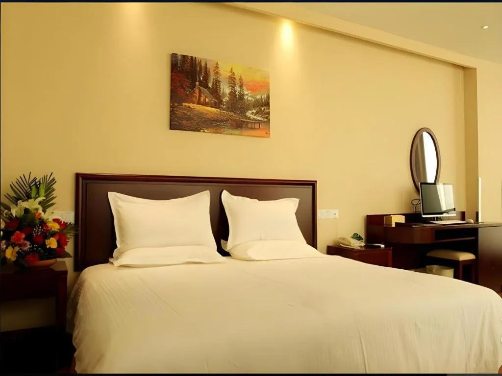 Bed in GreenTree Inn Anhui Fuyang Funan East Huaihe Road Express Hotel