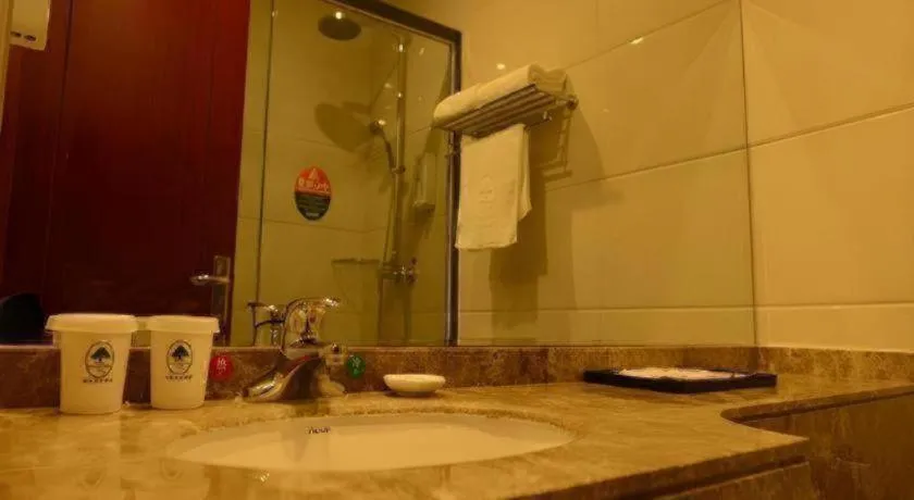 GreenTree Inn Anhui Fuyang Funan East Huaihe Road Express Hotel