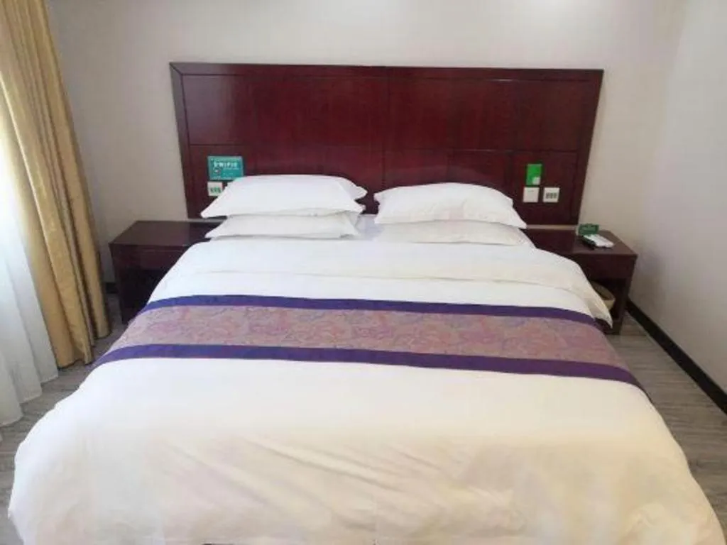 Bed in GreenTree Alliance Gansu Longnan Beishan East Road Hotel