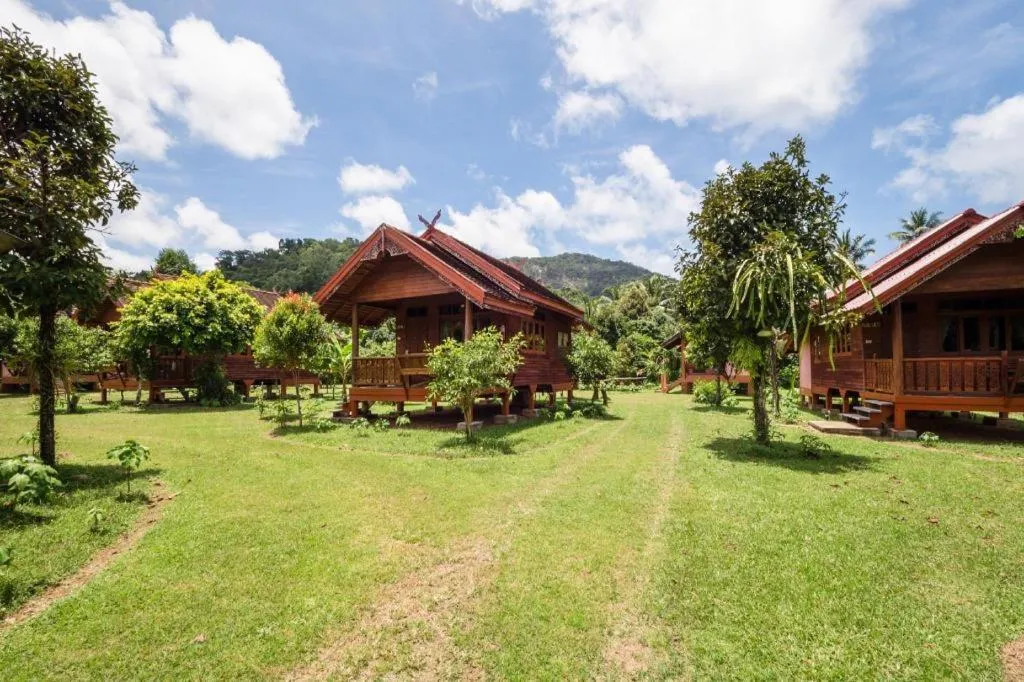 OYO 1143 Phet Luran Thai Resort Kohchang