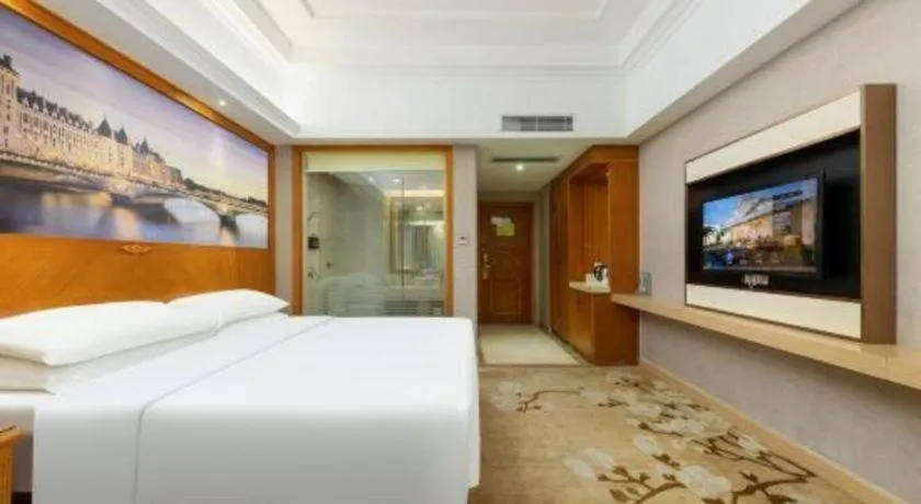 Bed in Vienna Hotel Guangzhou Luochongwei Bus Station Branch