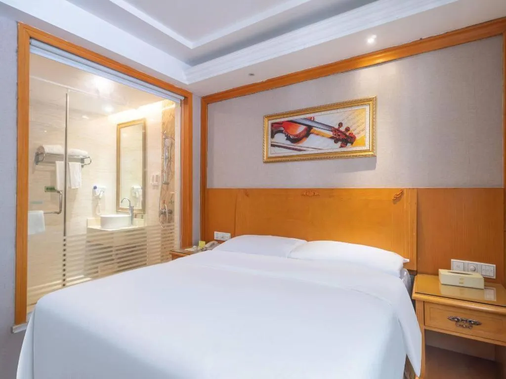Bed in Vienna Hotel Guangzhou Luochongwei Bus Station Branch