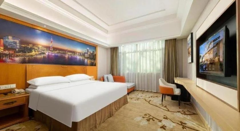 Bed in Vienna Hotel Guangzhou Luochongwei Bus Station Branch