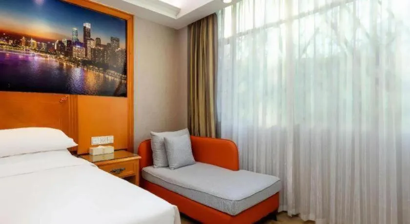 Bed in Vienna Hotel Guangzhou Luochongwei Bus Station Branch
