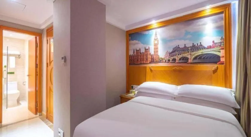 Bed in Vienna Hotel Guangzhou Luochongwei Bus Station Branch