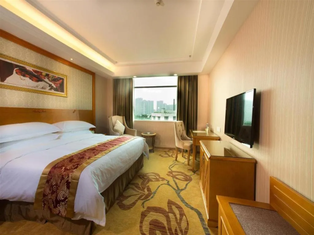 Bed in Vienna Hotel Guangzhou Luochongwei Bus Station Branch