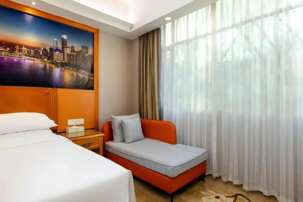 Bed in Vienna Hotel Guangzhou Luochongwei Bus Station Branch