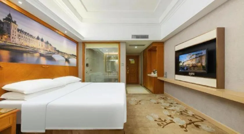 Bed in Vienna Hotel Guangzhou Luochongwei Bus Station Branch