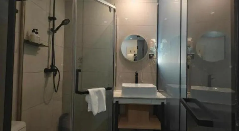 Vatica Tianjin Jinghai Bus Station Home World Plaza Hotel