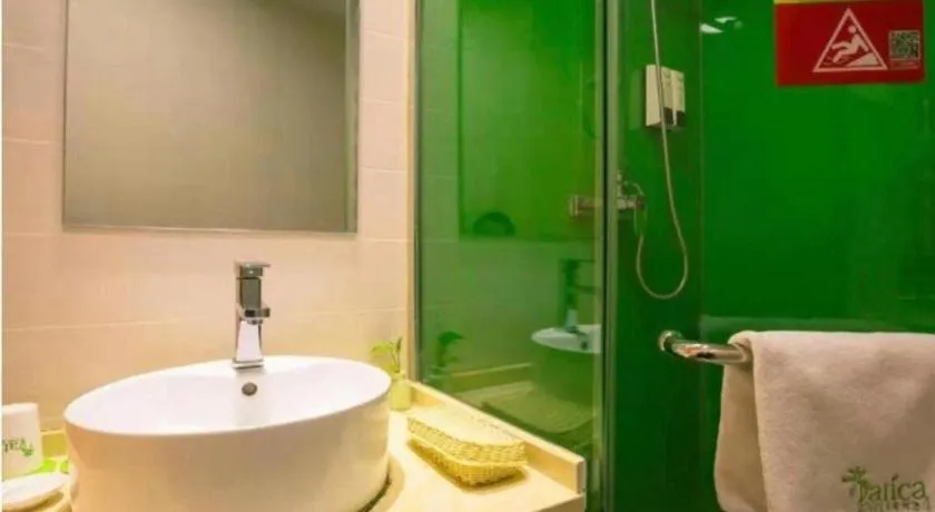 Vatica Tianjin Jinghai Bus Station Home World Plaza Hotel