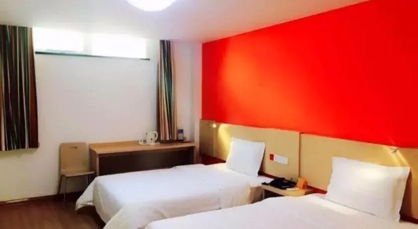 Bed in 7 Days Inn Tianjin Ancient Cultural Street Jinshiqiao Metro Station Bed in 7 Days Inn Tianjin Ancient Cultural Street Jinshiqiao Metro Station