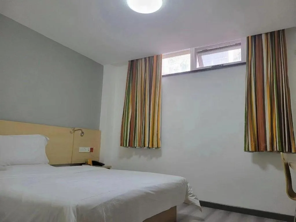 Bed in 7 Days Inn Tianjin Ancient Cultural Street Jinshiqiao Metro Station