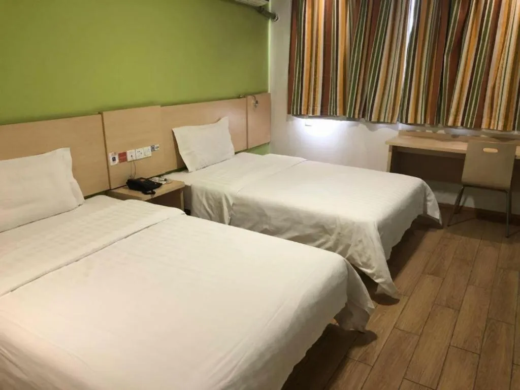 Bed in 7 Days Inn Tianjin Ancient Cultural Street Jinshiqiao Metro Station