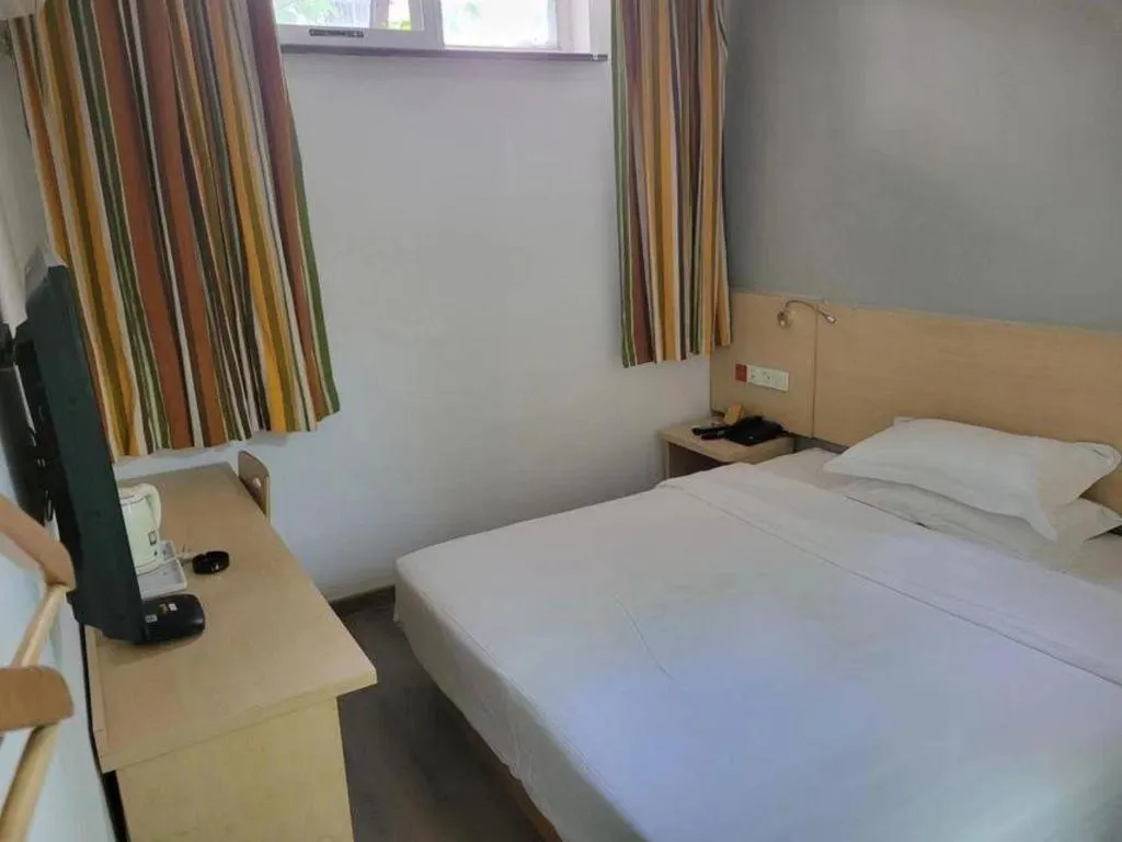 Bed in 7 Days Inn Tianjin Ancient Cultural Street Jinshiqiao Metro Station