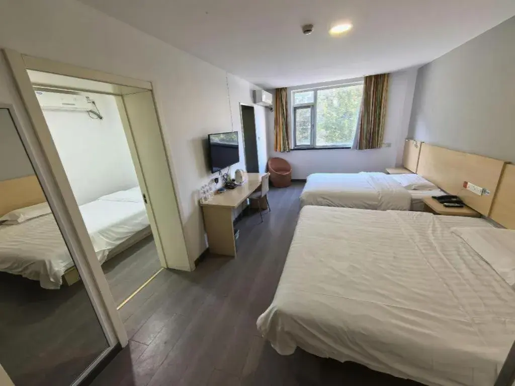 Bed in 7 Days Inn Tianjin Ancient Cultural Street Jinshiqiao Metro Station Bed in 7 Days Inn Tianjin Ancient Cultural Street Jinshiqiao Metro Station