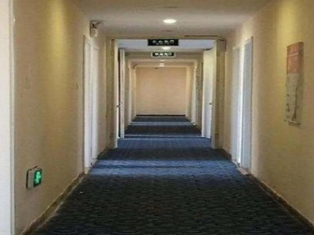 7 Days Inn Yongcheng Central Station