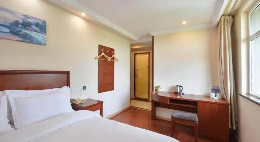 Bed in GreenTree Inn Nanjing Forestry University National Exhibition Center Express Hotel Bed in GreenTree Inn Nanjing Forestry University National Exhibition Center Express Hotel