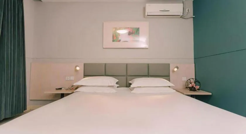 Bed in Jinjiang Inn Baotou Salaqi Railway Station