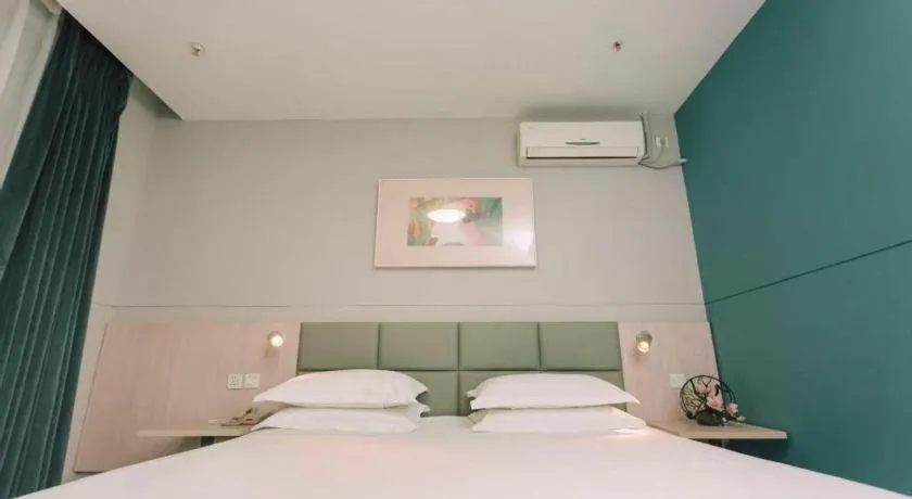 Bed in Jinjiang Inn Baotou Salaqi Railway Station