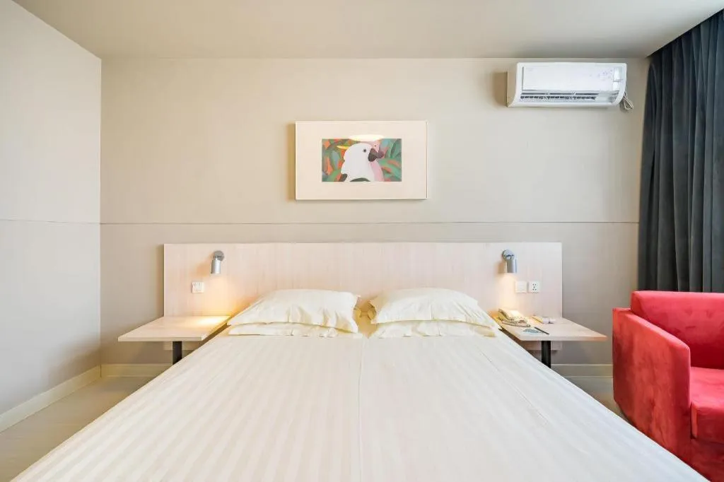 Bed in Jinjiang Inn Xuzhou Peixian Hancheng Road