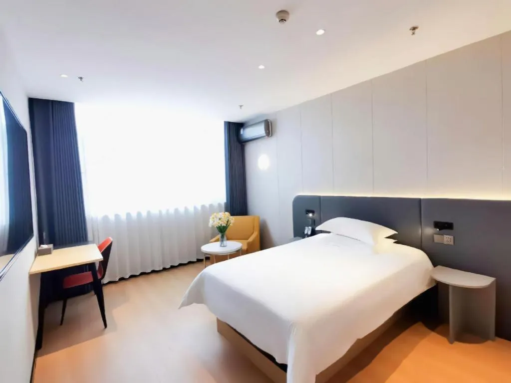 Bed in Jinjiang Inn Xuzhou Peixian Hancheng Road