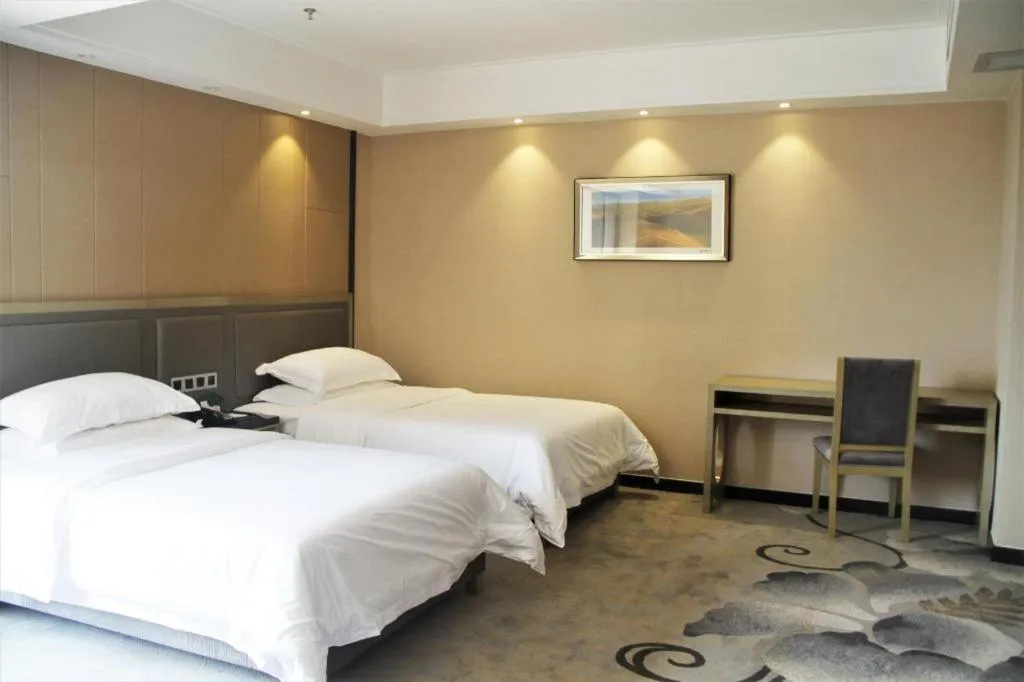 Bed in Guangzhou Rongjin hotel
