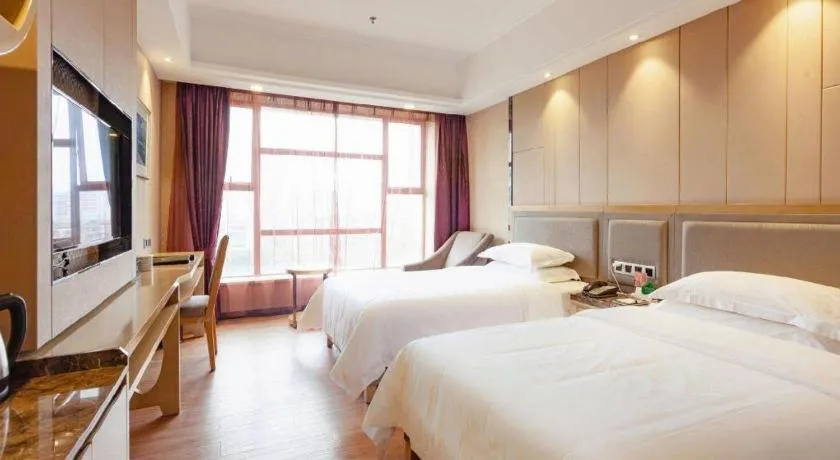 Bed in Guangzhou Rongjin hotel