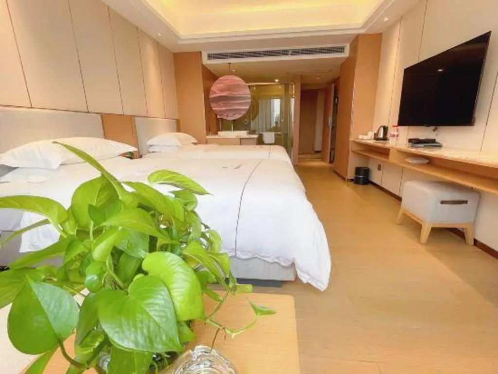 Bed in Guangzhou Rongjin hotel