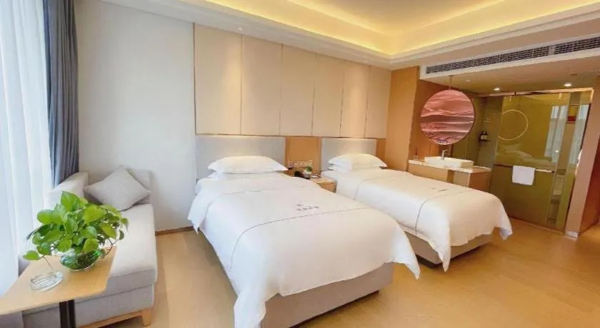 Bed in Guangzhou Rongjin hotel