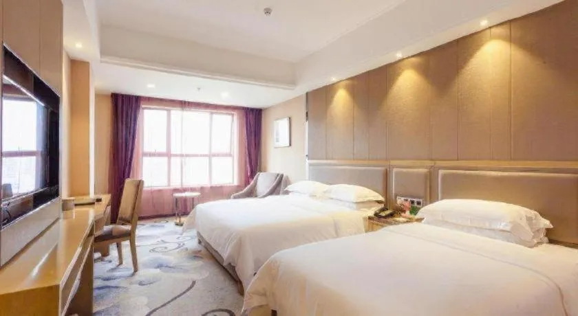 Bed in Guangzhou Rongjin hotel