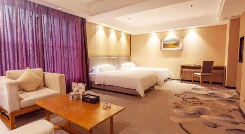 Bed in Guangzhou Rongjin hotel