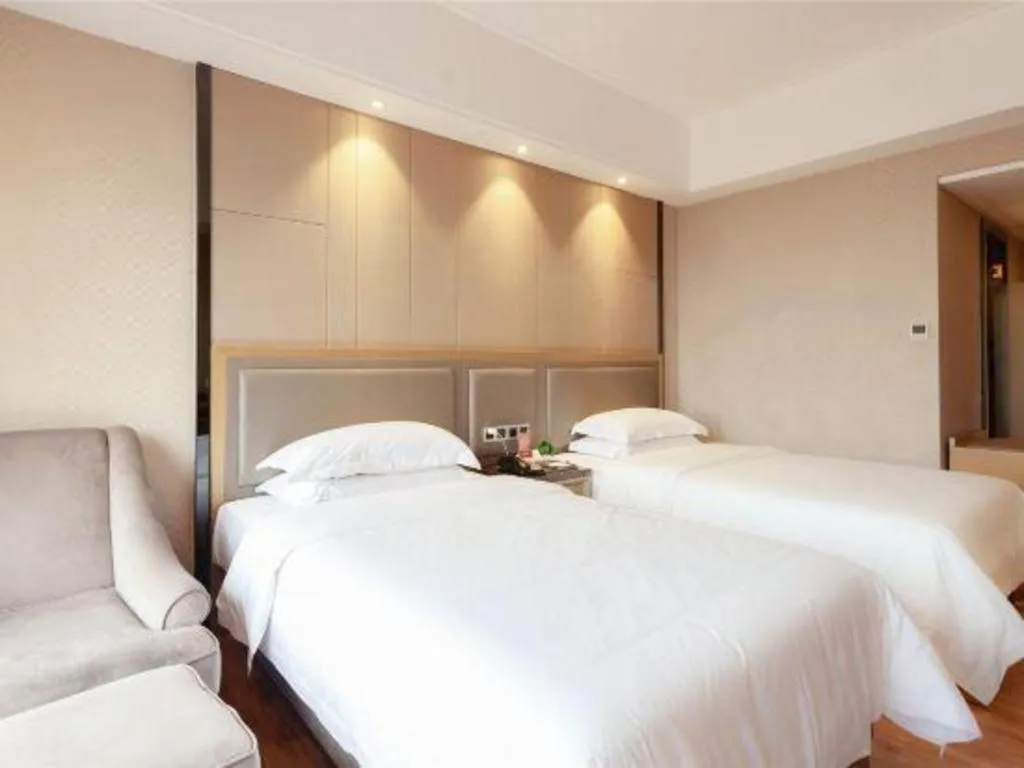 Bed in Guangzhou Rongjin hotel