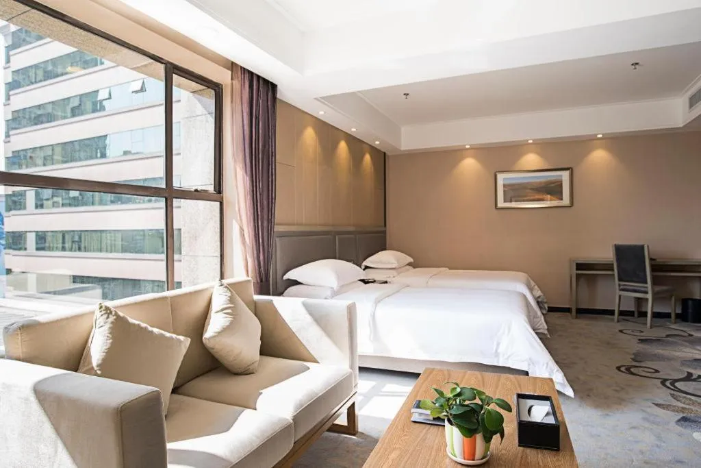 Bed in Guangzhou Rongjin hotel