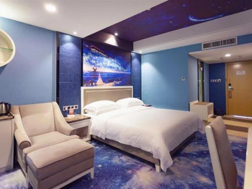 Bed in Guangzhou Rongjin hotel