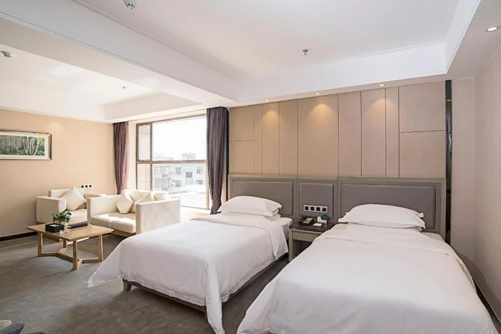 Bed in Guangzhou Rongjin hotel