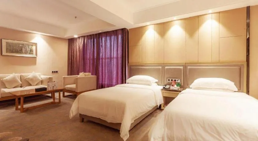 Bed in Guangzhou Rongjin hotel
