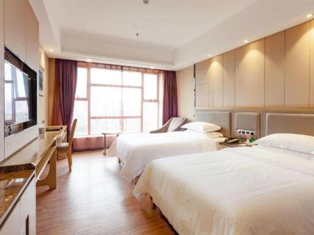 Bed in Guangzhou Rongjin hotel