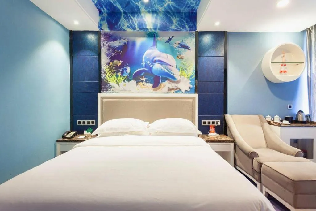 Bed in Guangzhou Rongjin hotel