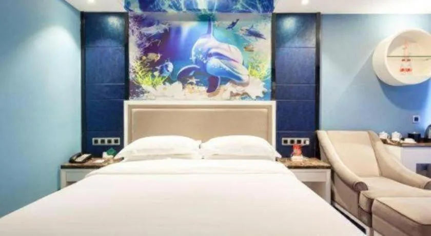 Bed in Guangzhou Rongjin hotel