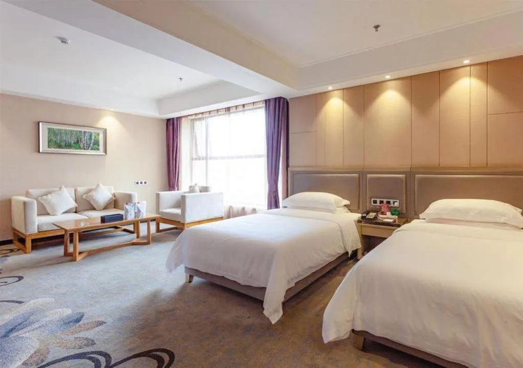 Bed in Guangzhou Rongjin hotel